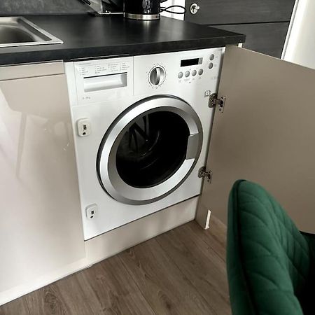 Luxury Oaks Suite, Free Private Parking, 2 Bed 2 Bathroom Apartment, Central Solihull 버밍엄 외부 사진