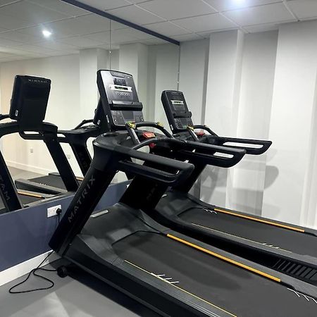 Luxury Oaks Suite, Free Private Parking, 2 Bed 2 Bathroom Apartment, Central Solihull 버밍엄 외부 사진